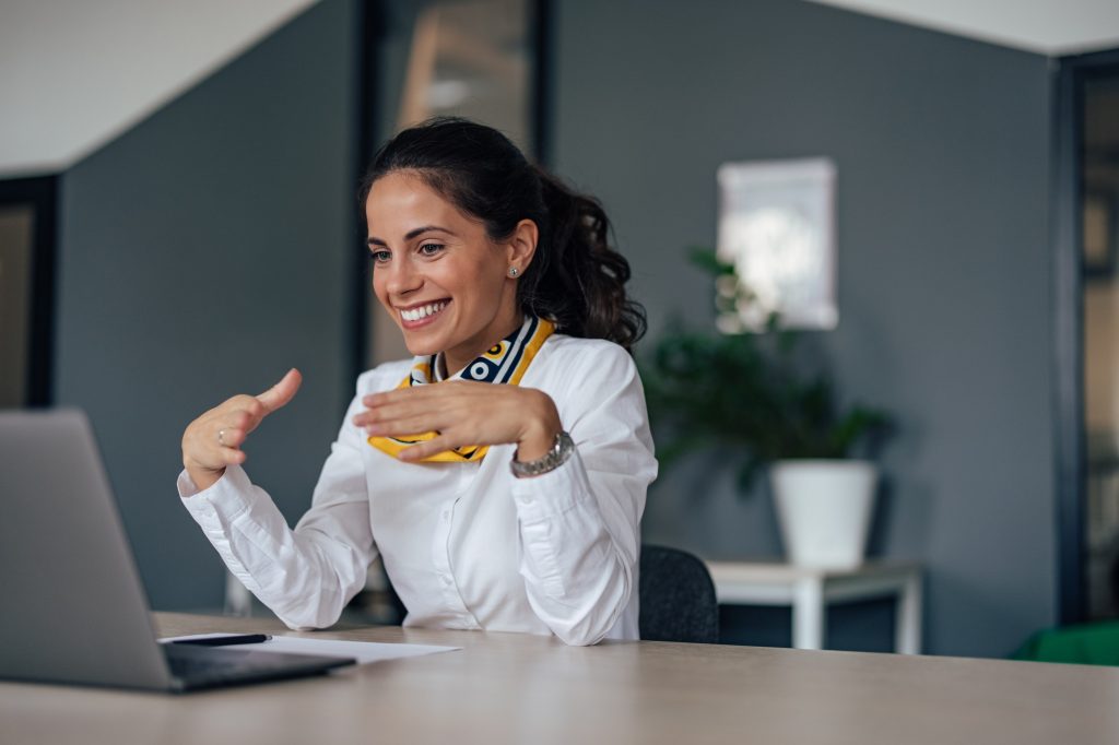Adult woman, explaining her ideas.